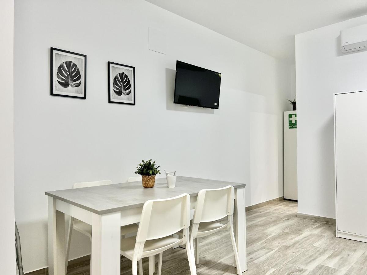 Los Tilos Suites-Vialia Малага Экстерьер фото